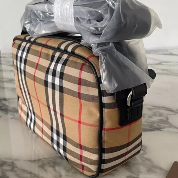 NWT Genuine Burberry Paddy Over Shoulder / Camera Bag Check Cloth and Leather - Picture 2 of 10
